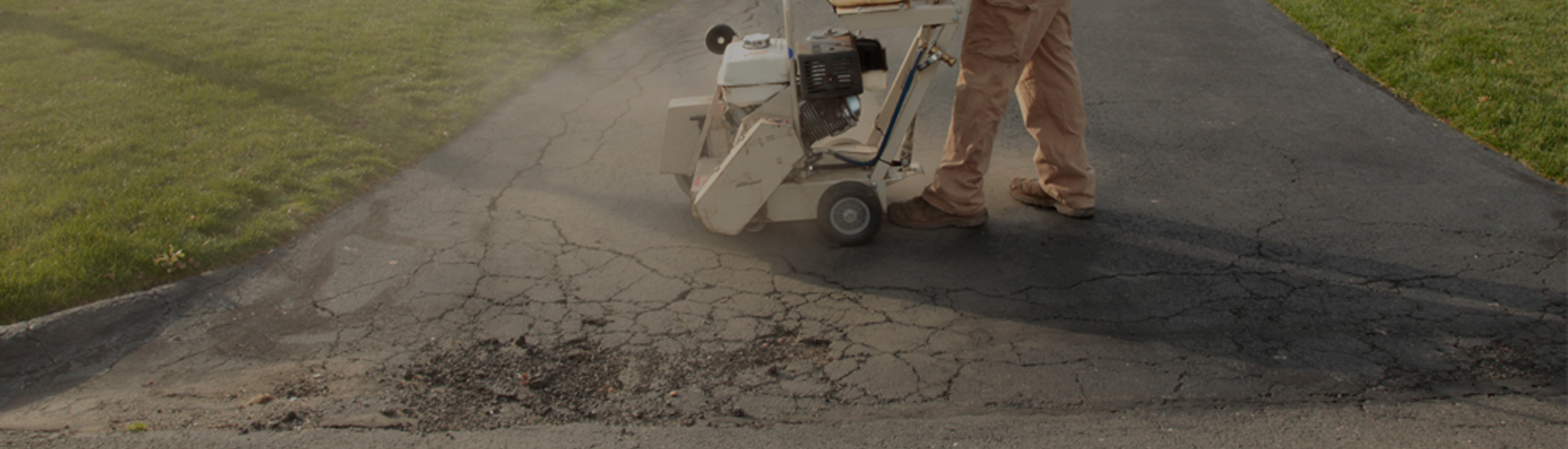 Cutting out damaged asphalt